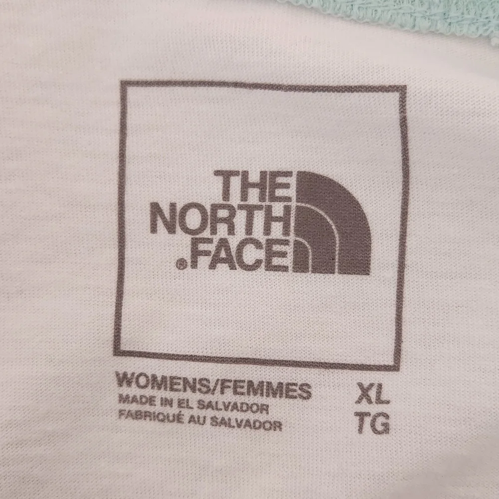 The North Face White Tee with Green Raglan Sleeves and Logo Size XL - Picture 6 of 7